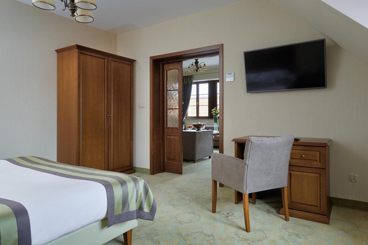 Hotel Palac Poledno Rum bild